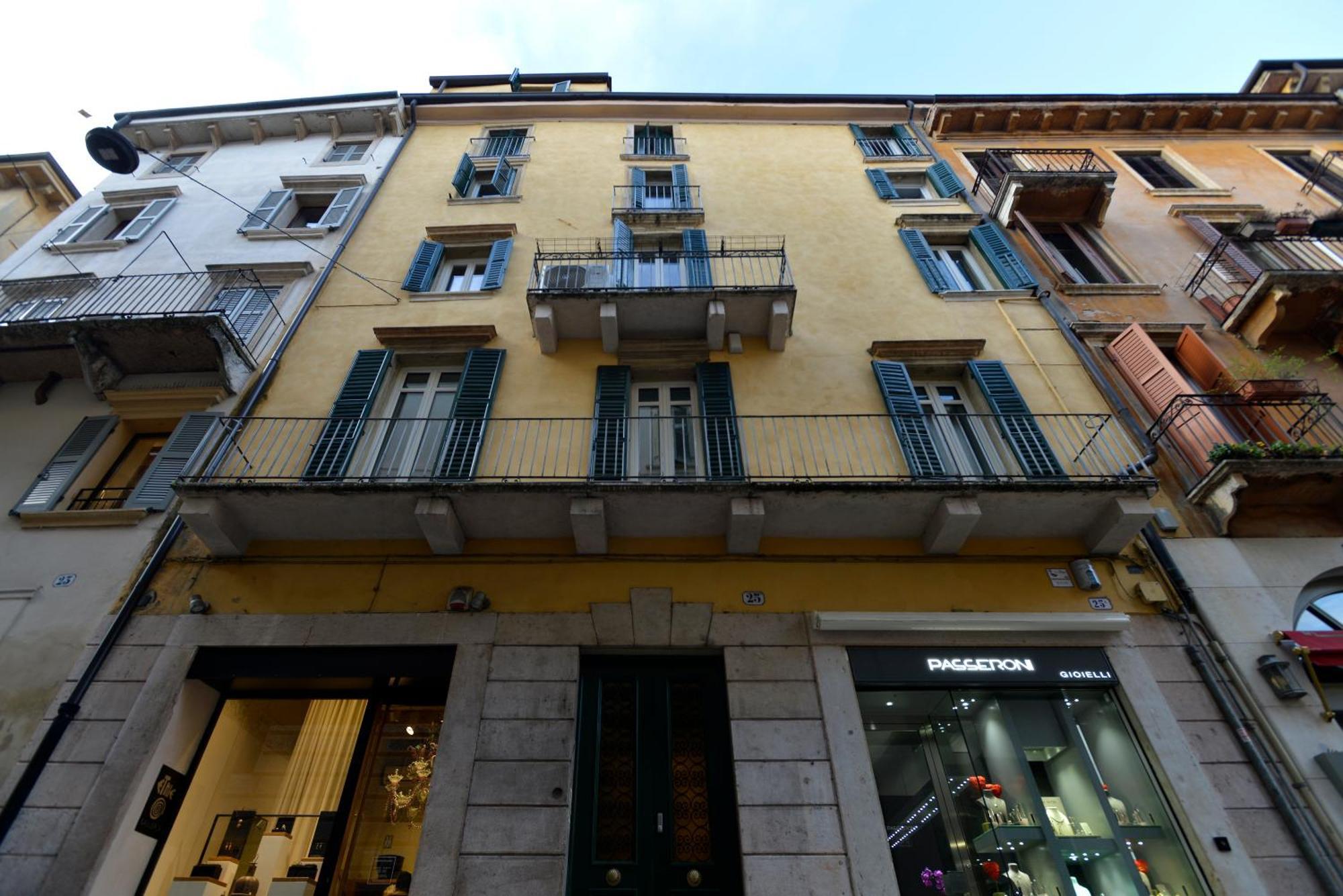 Апартаменты Giallo Dalia By Maison 73 Верона Экстерьер фото